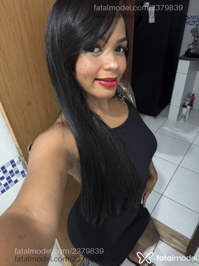 Acompanhante mulher morena (o) de olhos pretos - Karoline Lima