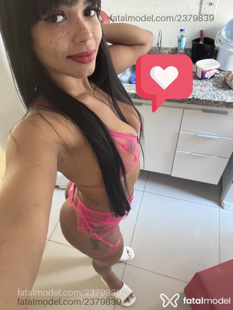 Acompanhante mulher morena (o) de olhos pretos - Karoline Lima