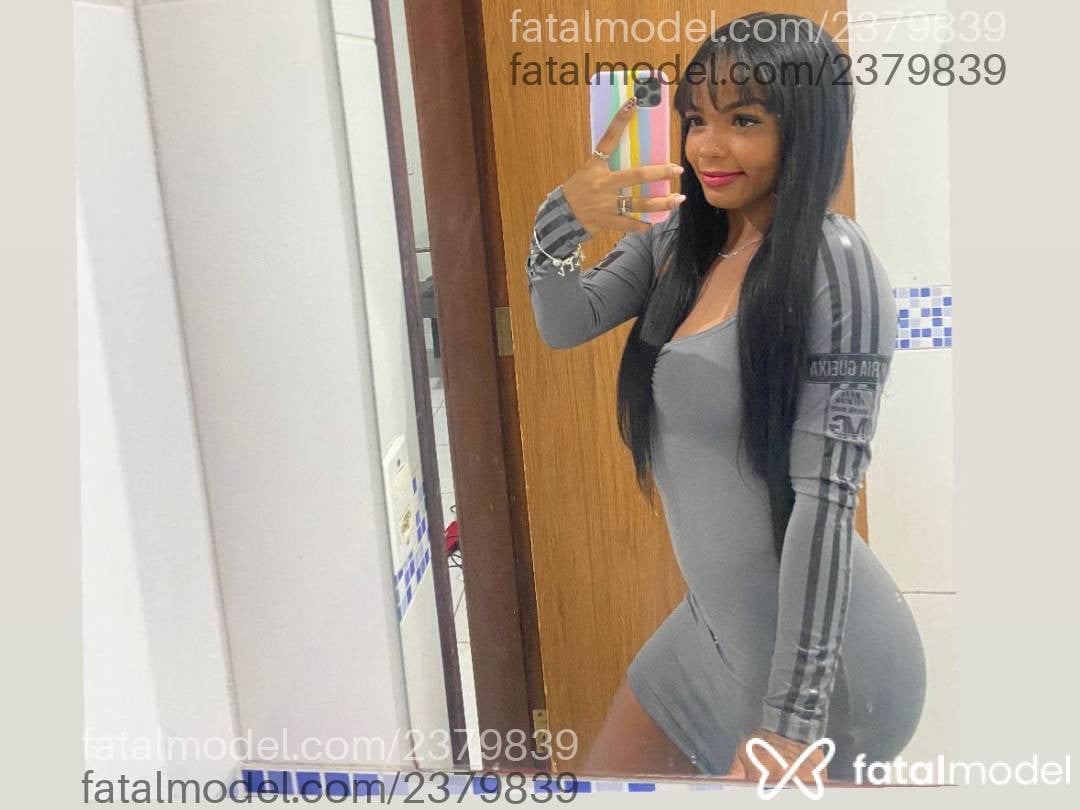 Acompanhante mulher morena (o) de olhos pretos - Karoline