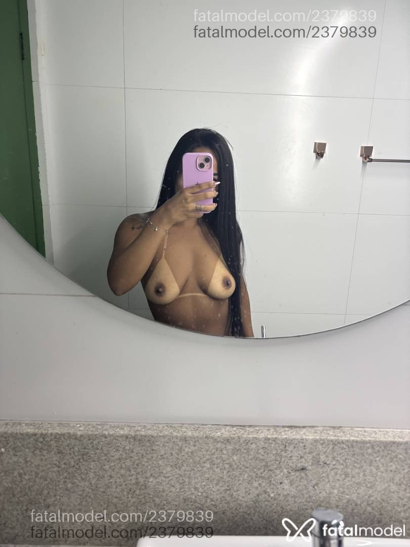 Acompanhante mulher morena (o) de olhos pretos - Karoline Lima