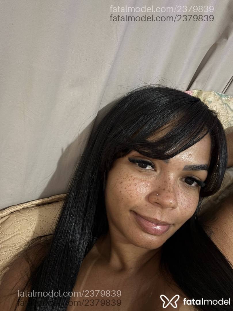 Acompanhante mulher morena (o) de olhos pretos - Karoline