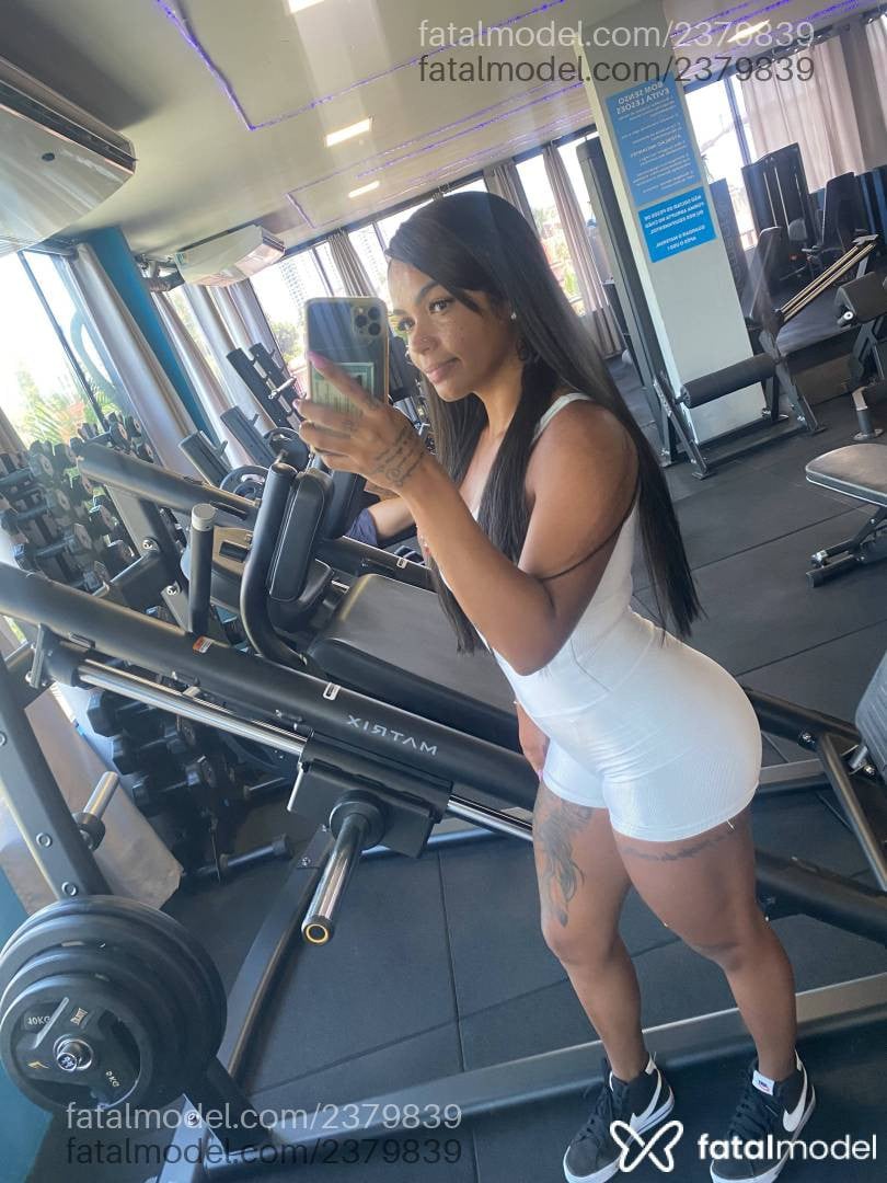 Acompanhante mulher morena (o) de olhos pretos em Bauru - Karoline