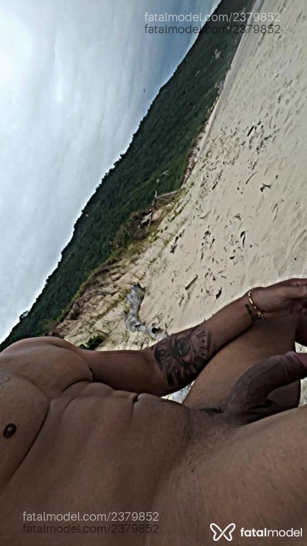 Acompanhante homem com cabelo castanho de olhos castanhos - Kauê Andrade