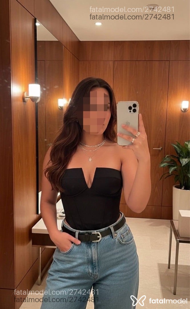 Acompanhante mulher morena (o) de olhos castanhos em Curitiba Acompanhante mulher morena (o) de olhos castanhos em Curitiba - Jade Seleno