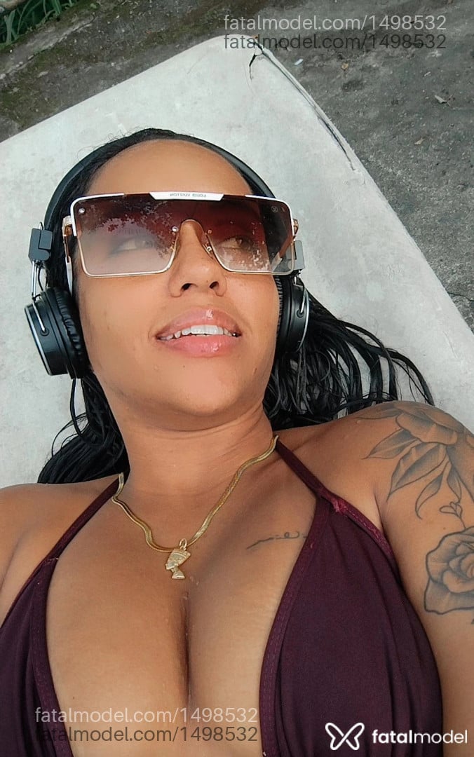 Acompanhante mulher com cabelo castanho de olhos castanhos em Rio de Janeiro - Renata Romaroff