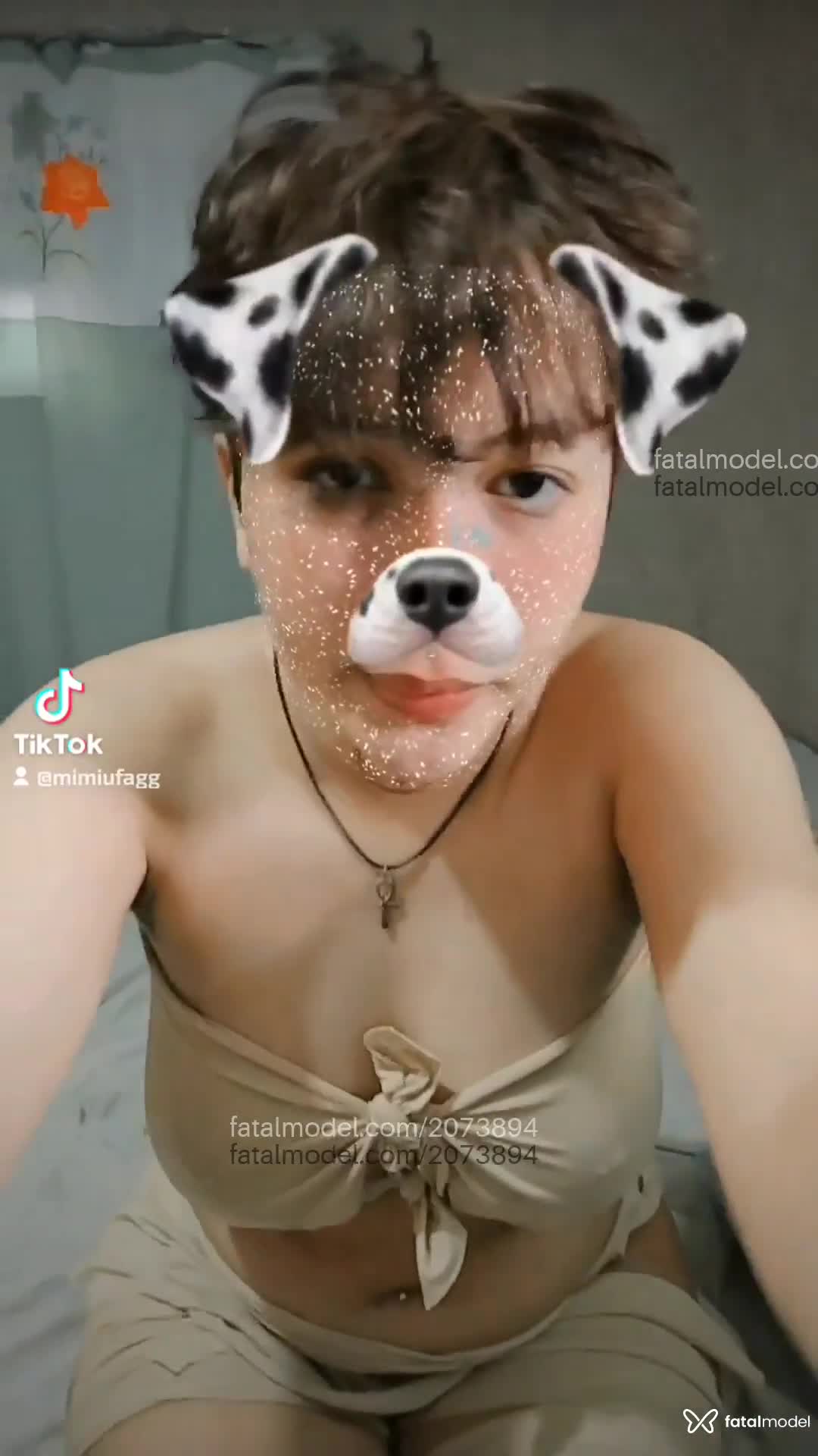 Acompanhante homem trans com cabelo colorido de olhos castanhos em Viana Acompanhante homem trans com cabelo colorido de olhos castanhos em Viana - Mimiu