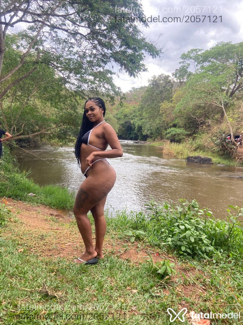 Acompanhante mulher morena (o) de olhos castanhos em Curvelo Acompanhante mulher morena (o) de olhos castanhos em Curvelo - Suellen