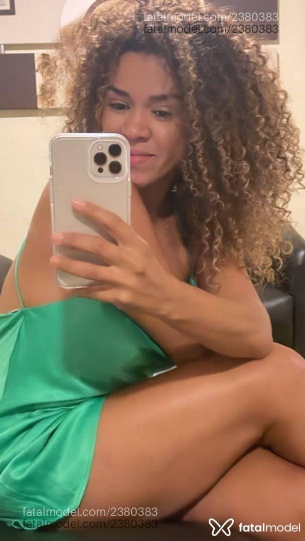 Acompanhante mulher loira (o) de olhos pretos em Vitória - Bella Almeida
