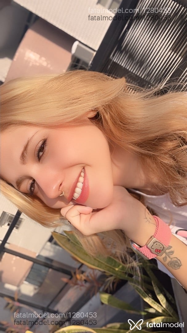 Acompanhante mulher trans loira (o) de olhos castanhos em Virtual - Sabrina Helil