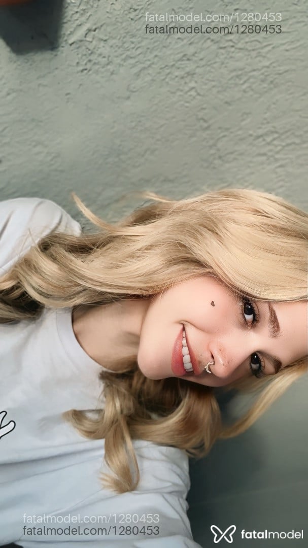 Acompanhante mulher trans loira (o) de olhos castanhos em Virtual - Sabrina Helil