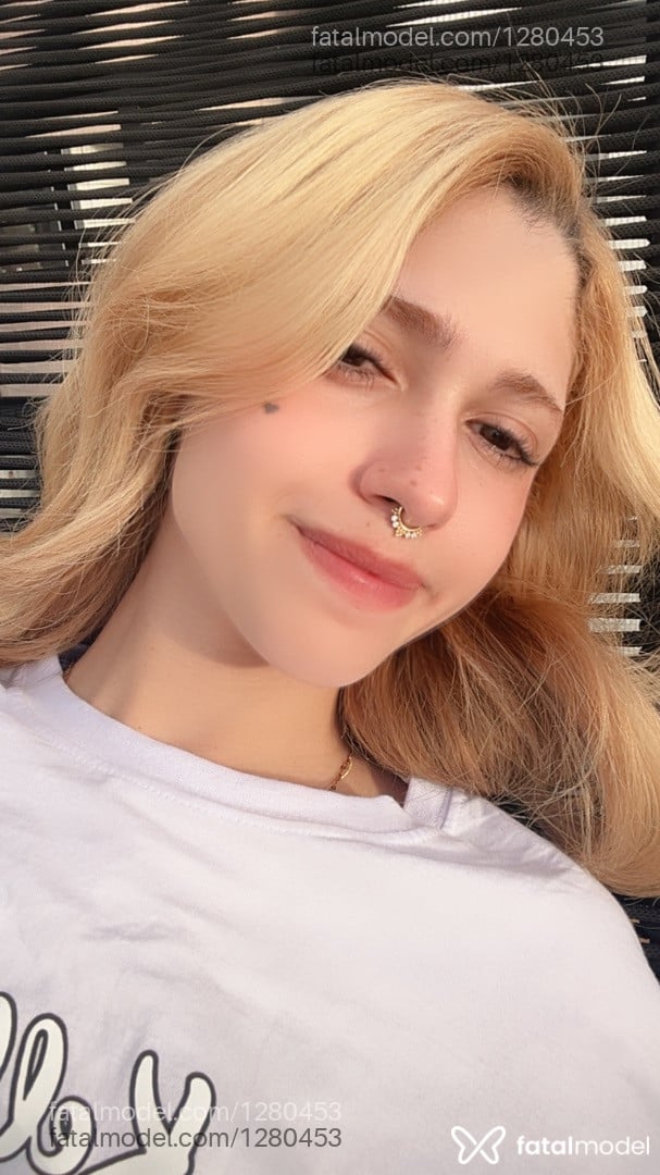 Acompanhante mulher trans loira (o) de olhos castanhos em Virtual - Sabrina Helil