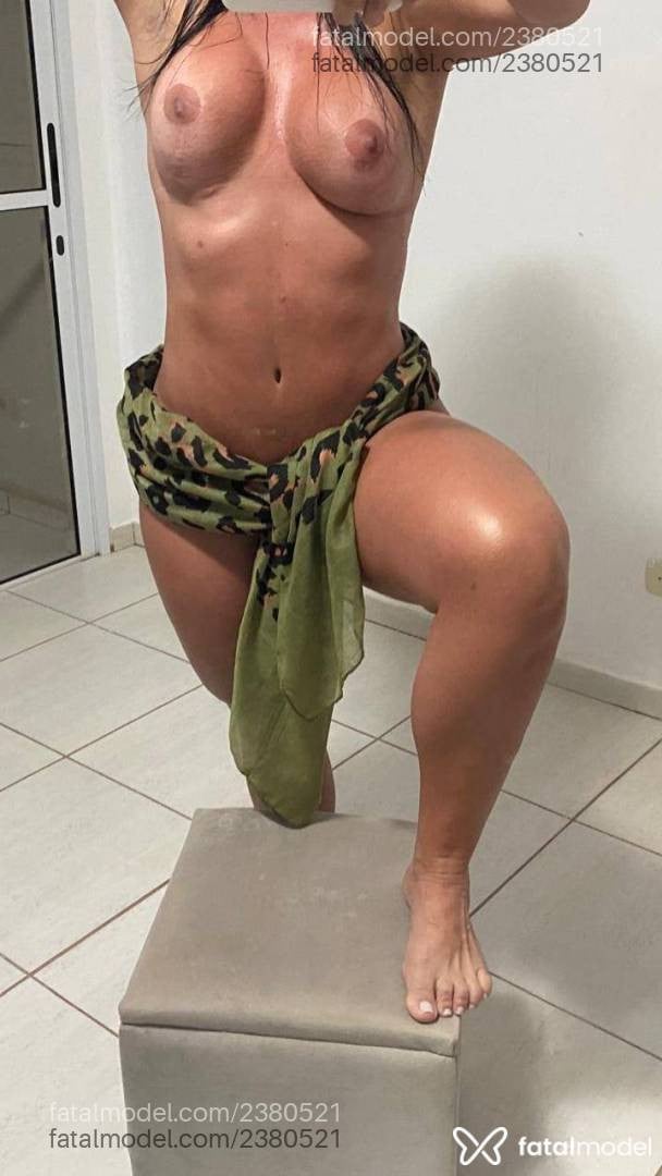 Acompanhante mulher morena (o) de olhos castanhos em Campo Grande Acompanhante mulher morena (o) de olhos castanhos em Campo Grande - Valentina