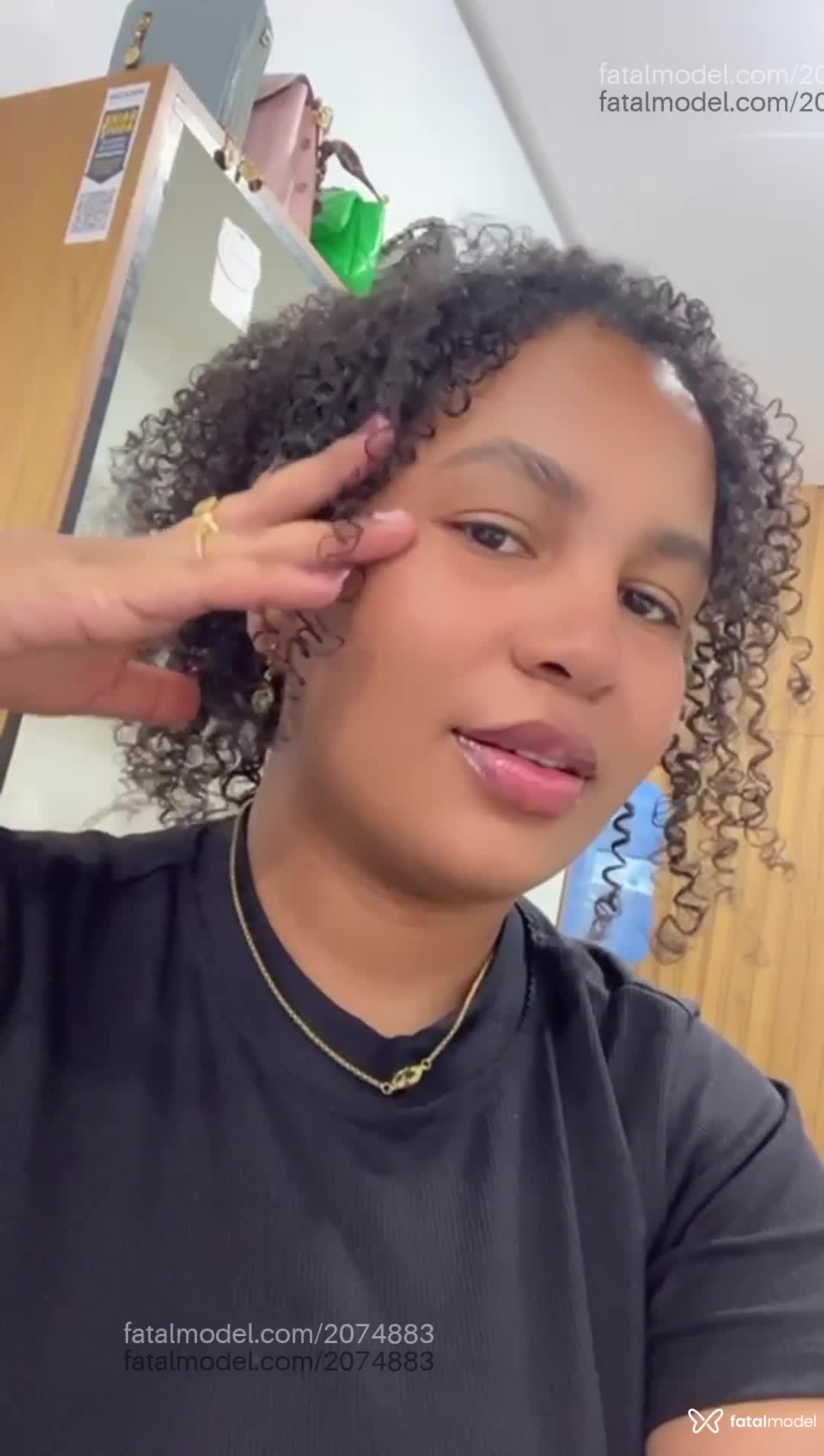 Acompanhante mulher morena (o) de olhos castanhos - Laila