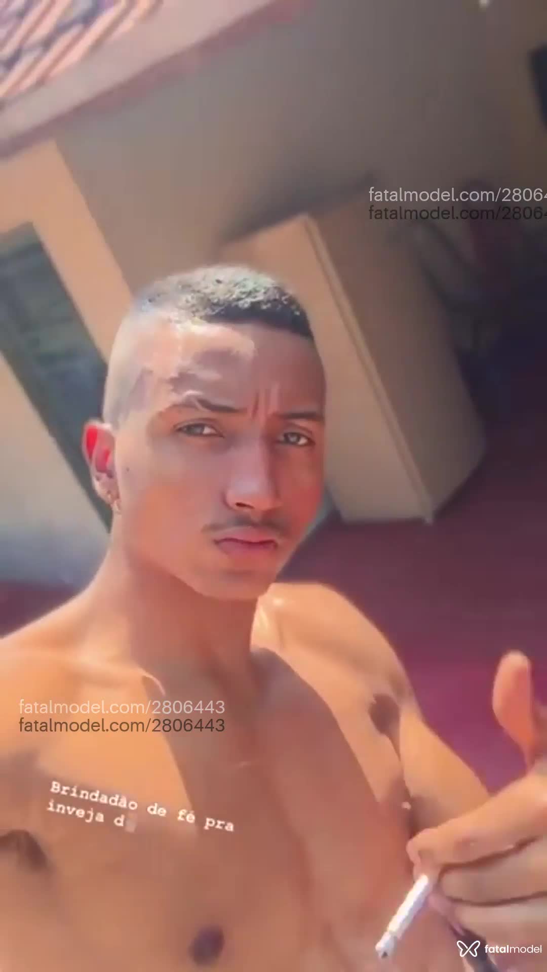 Acompanhante homem com cabelo castanho de olhos castanhos em Maringá Acompanhante homem com cabelo castanho de olhos castanhos em Maringá - Feroz