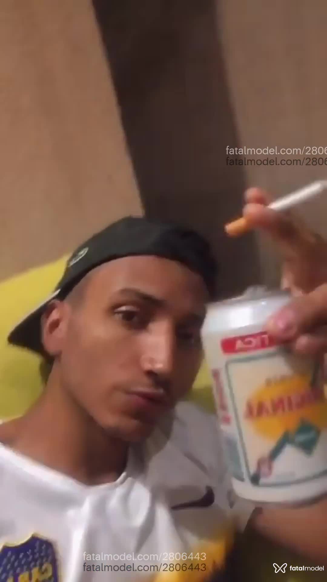 Acompanhante homem com cabelo castanho de olhos castanhos em Maringá Acompanhante homem com cabelo castanho de olhos castanhos em Maringá - Feroz