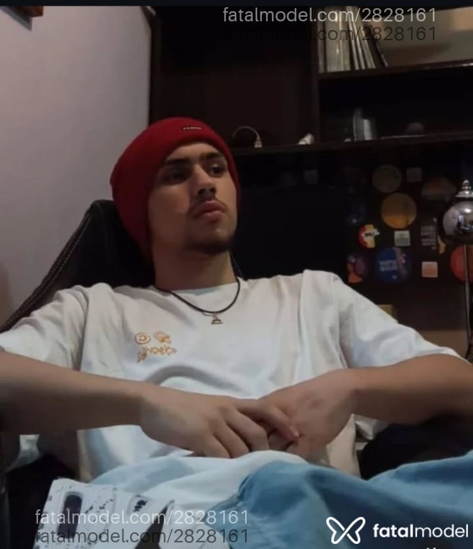 Acompanhante homem com cabelo castanho de olhos castanhos em Virtual Acompanhante homem com cabelo castanho de olhos castanhos em Virtual - Gagfatal