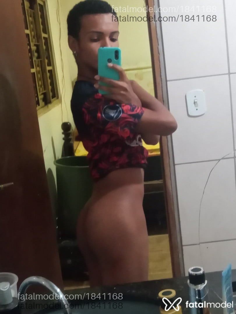 Acompanhante homem morena (o) de olhos castanhos - Princeso Acompanhante homem morena (o) de olhos castanhos - Princeso