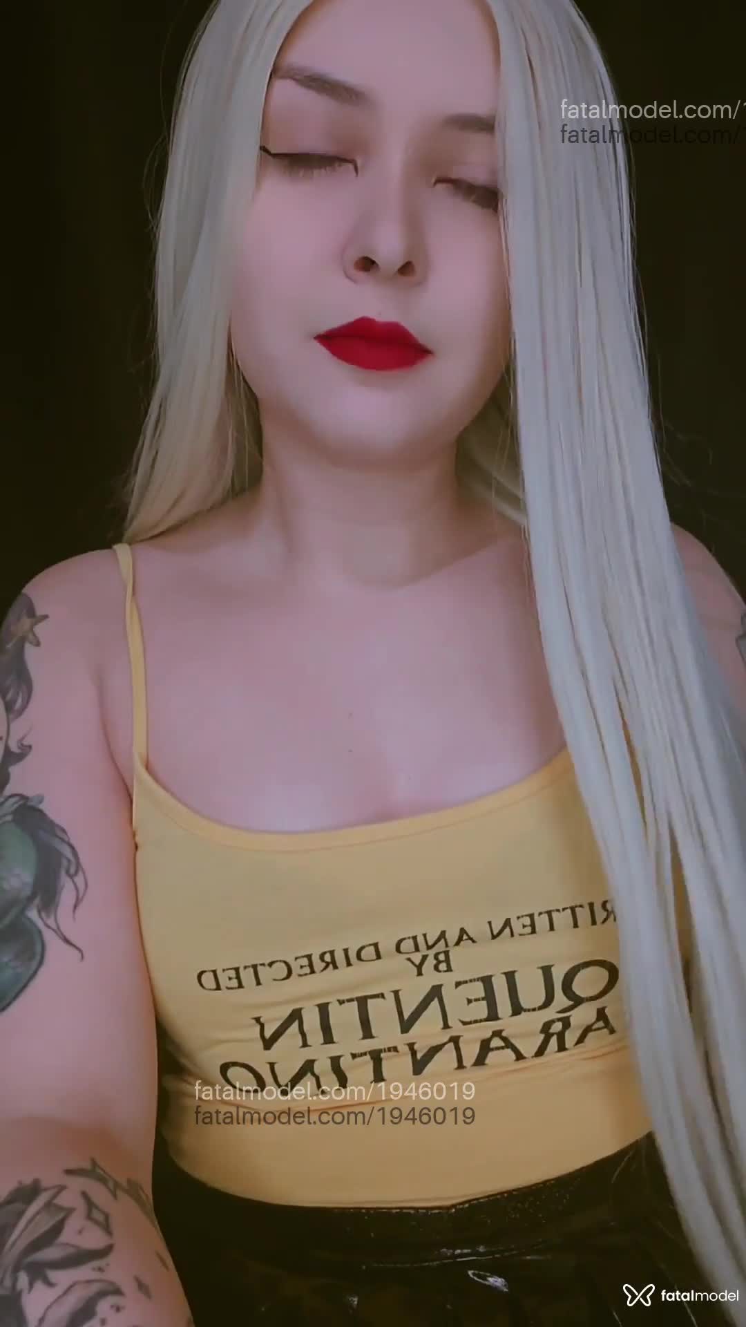 Acompanhante mulher loira (o) de olhos castanhos em Virtual - Dommetherapy
