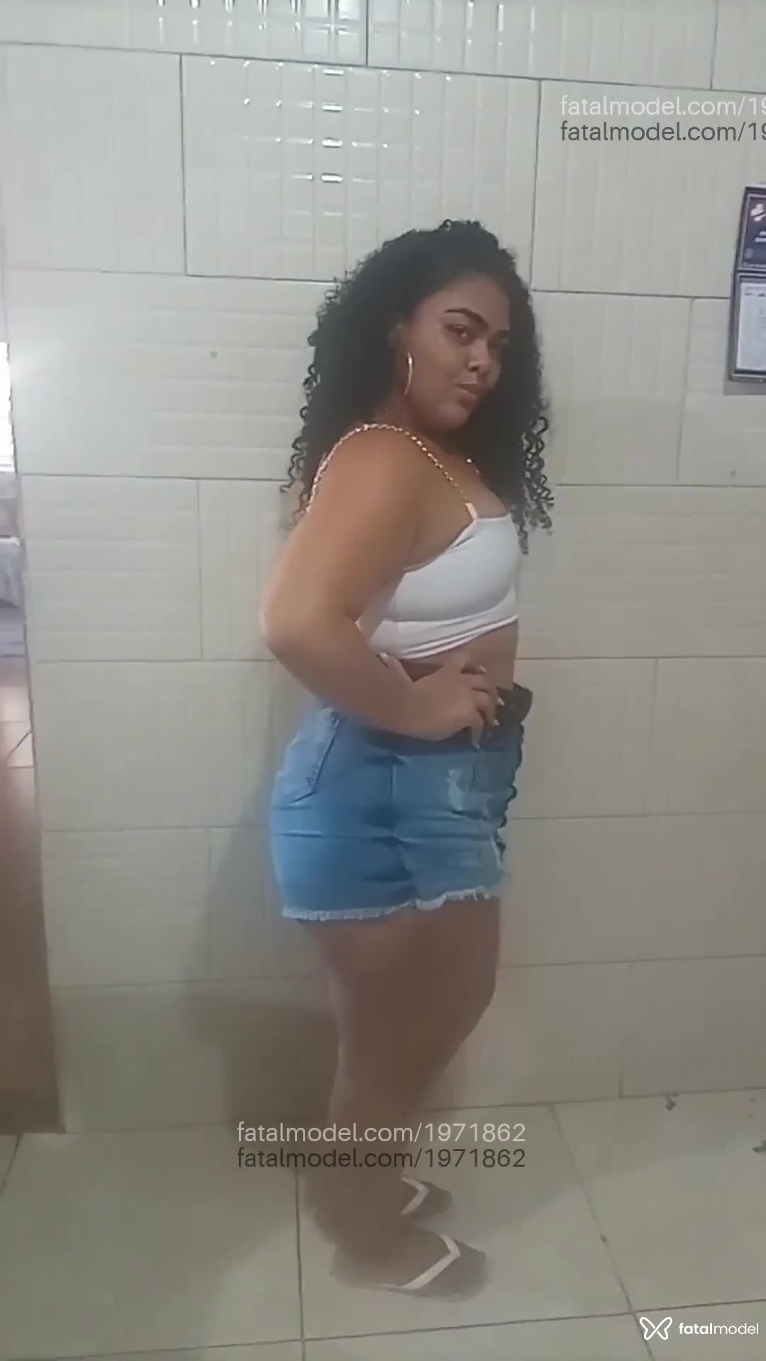 Acompanhante mulher morena (o) de olhos castanhos em Virtual - Kethelley Ferreira