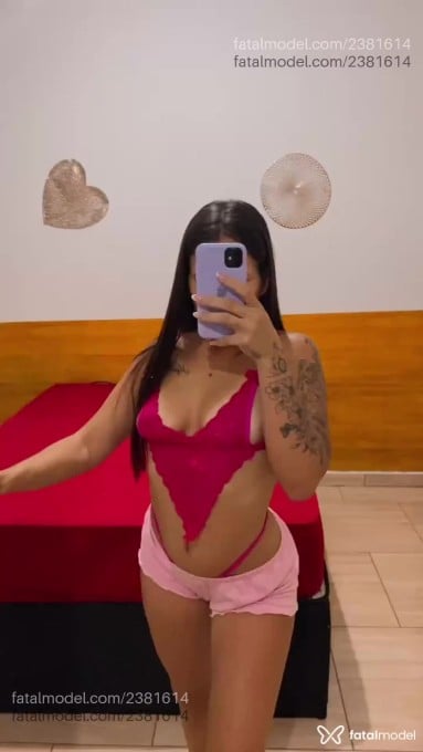 Acompanhante mulher com cabelo castanho de olhos castanhos - Jully