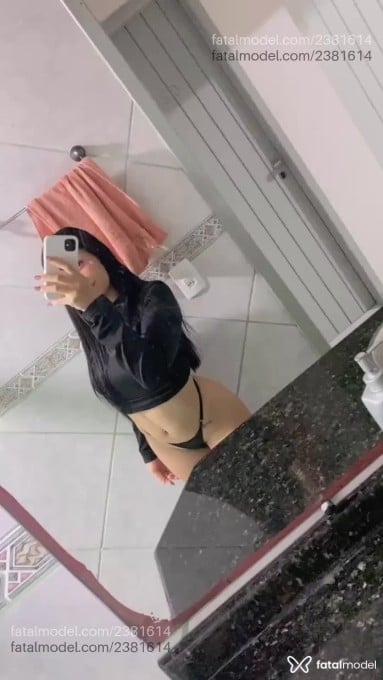 Acompanhante mulher com cabelo castanho de olhos castanhos - Jully Acompanhante mulher com cabelo castanho de olhos castanhos - Jully