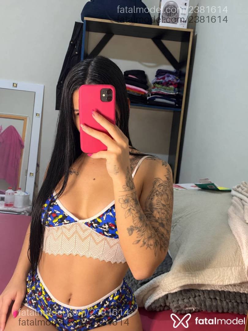 Acompanhante mulher com cabelo castanho de olhos castanhos - Jully