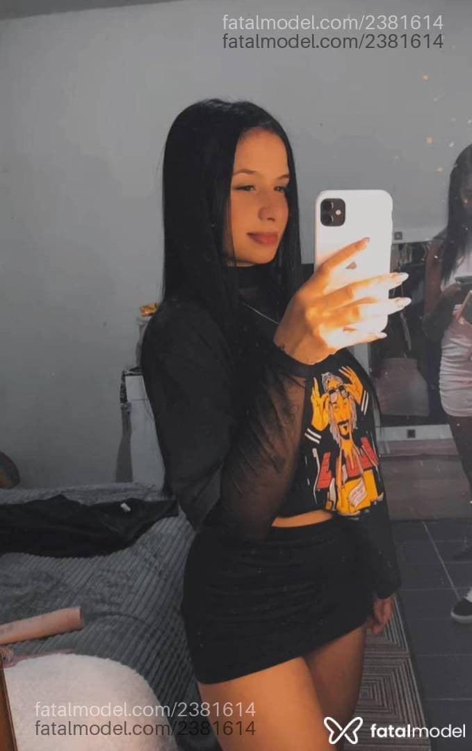 Acompanhante mulher com cabelo castanho de olhos castanhos em Barra Velha - Jully