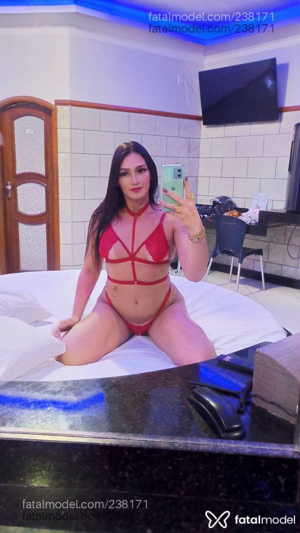 Acompanhante travesti com cabelo castanho de olhos castanhos - Priscila Souza