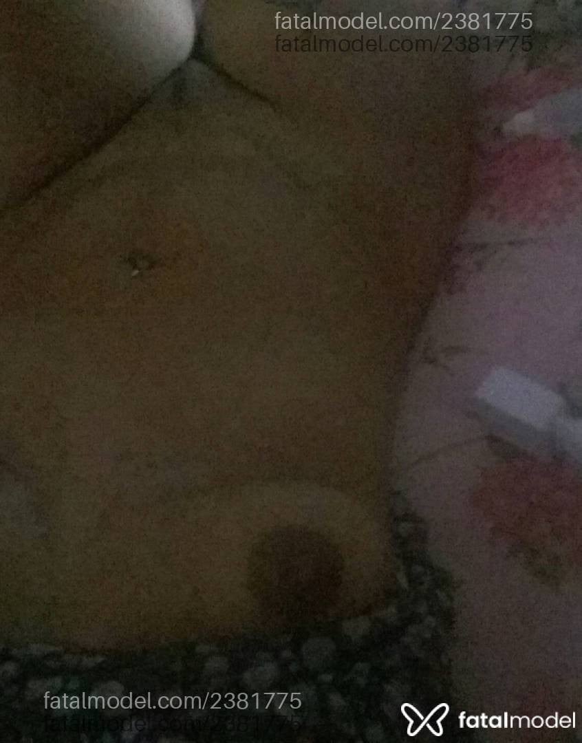 Acompanhante mulher loira (o) de olhos mel - Xuxuzinha