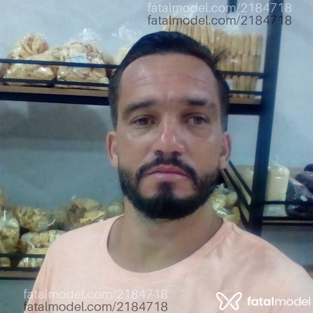 Acompanhante homem com cabelo castanho de olhos verdes em Natal Acompanhante homem com cabelo castanho de olhos verdes em Natal - Diego Bruce