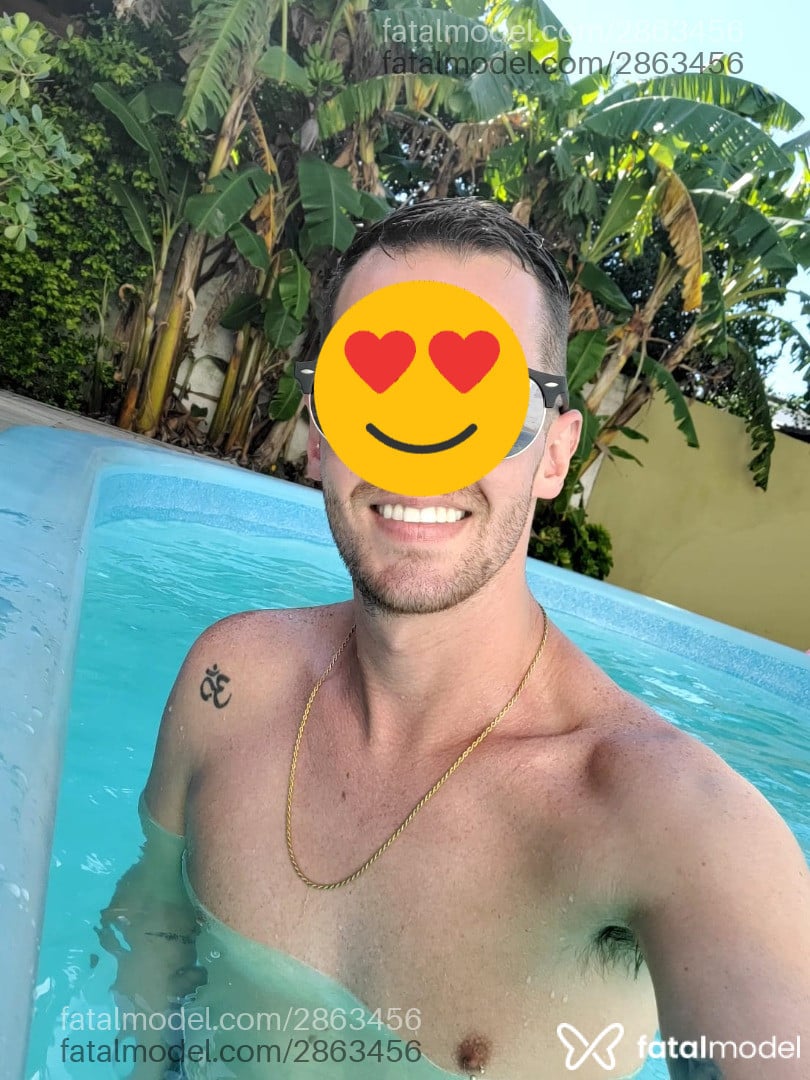 Acompanhante homem ruiva (o) de olhos pretos - Gurirs Acompanhante homem ruiva (o) de olhos pretos - Gurirs