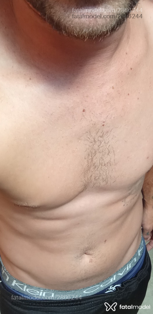 Acompanhante homem com cabelo castanho de olhos castanhos em Virtual Acompanhante homem com cabelo castanho de olhos castanhos em Virtual - Lucas