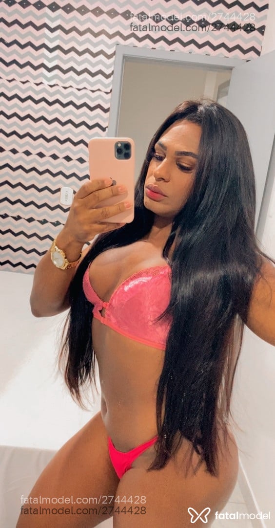 Acompanhante mulher trans morena (o) de olhos pretos em Maceió - Karen