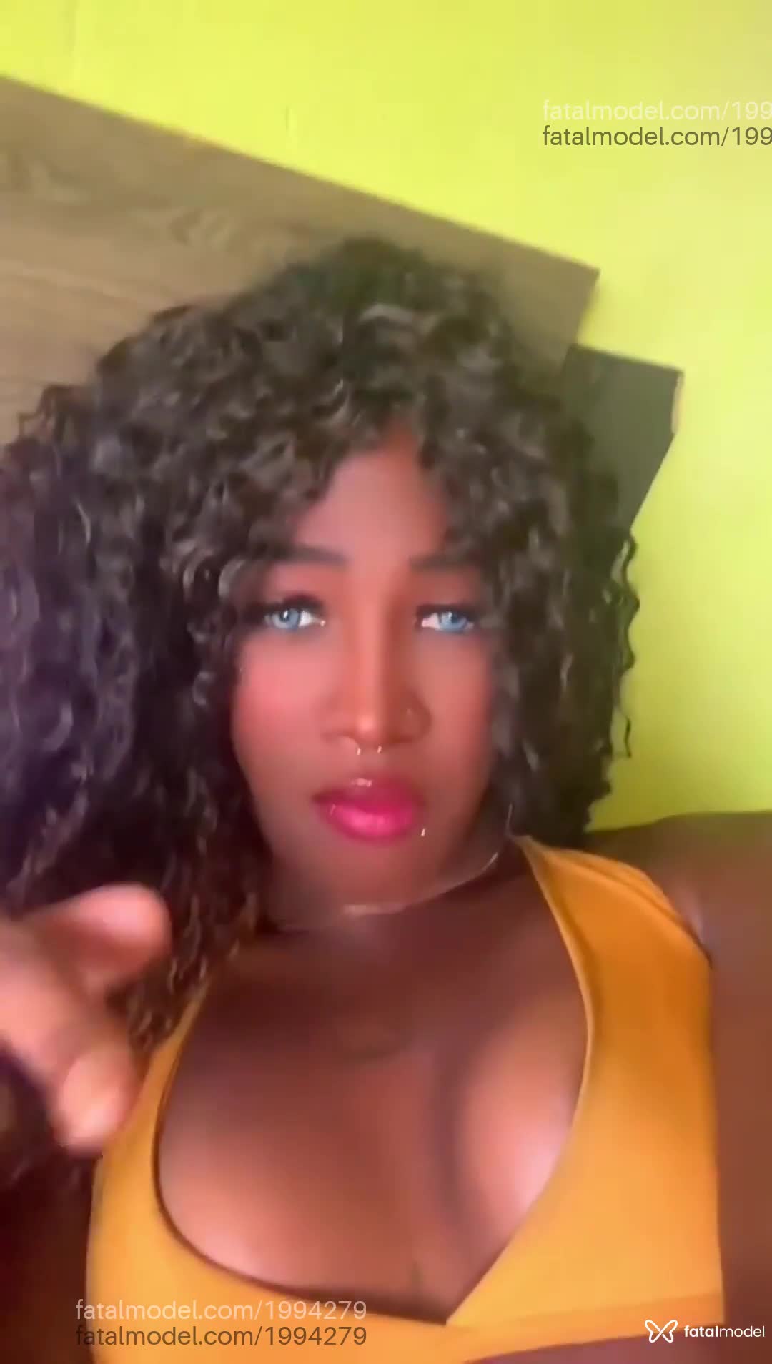 Acompanhante mulher trans morena (o) de olhos pretos em Volta Redonda - Rayra Martins