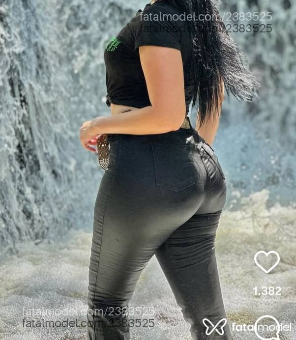 Acompanhante mulher morena (o) de olhos verdes em Concórdia - Lívia