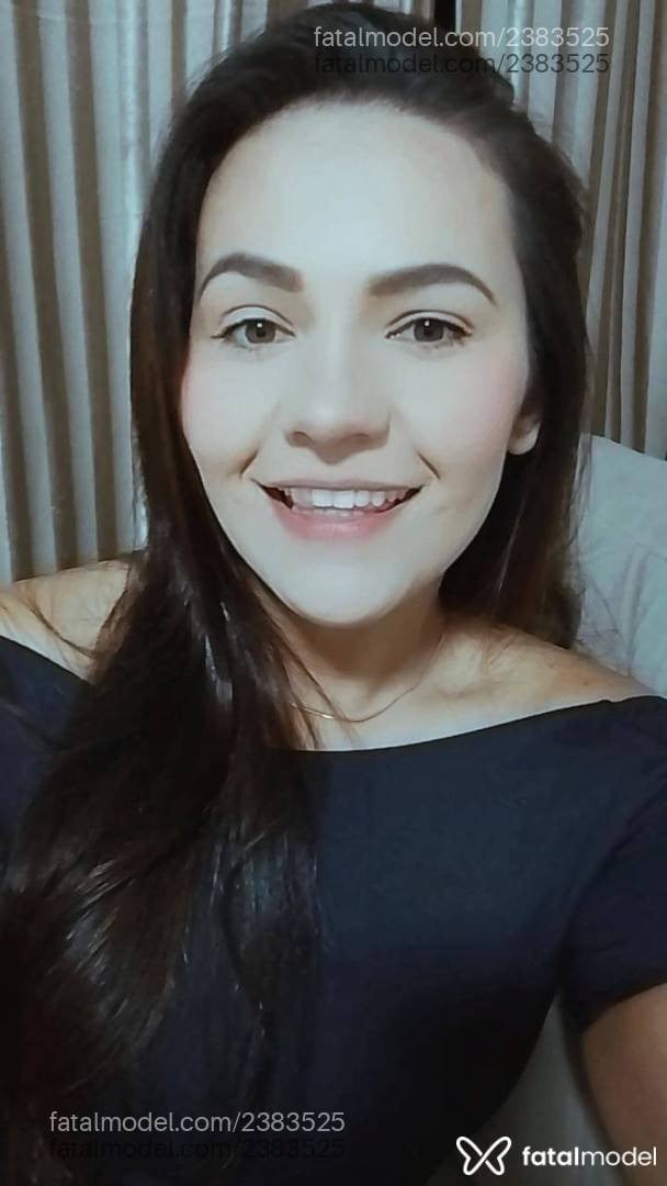 Acompanhante mulher morena (o) de olhos verdes - Lívia