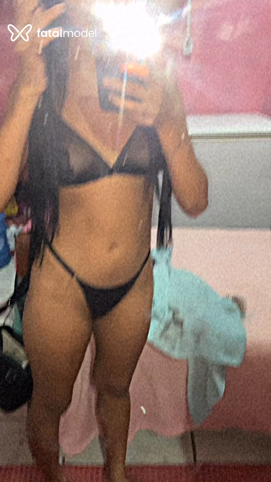Acompanhante mulher com cabelo castanho de olhos pretos - Milly Acompanhante mulher com cabelo castanho de olhos pretos - Milly