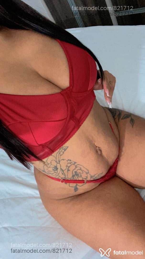 Acompanhante mulher com cabelo castanho de olhos castanhos em São João Batista - Carol Martins