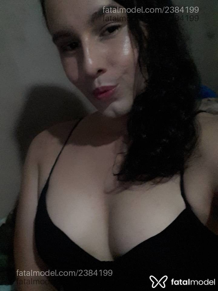 Acompanhante mulher trans morena (o) de olhos pretos - Isis Lima