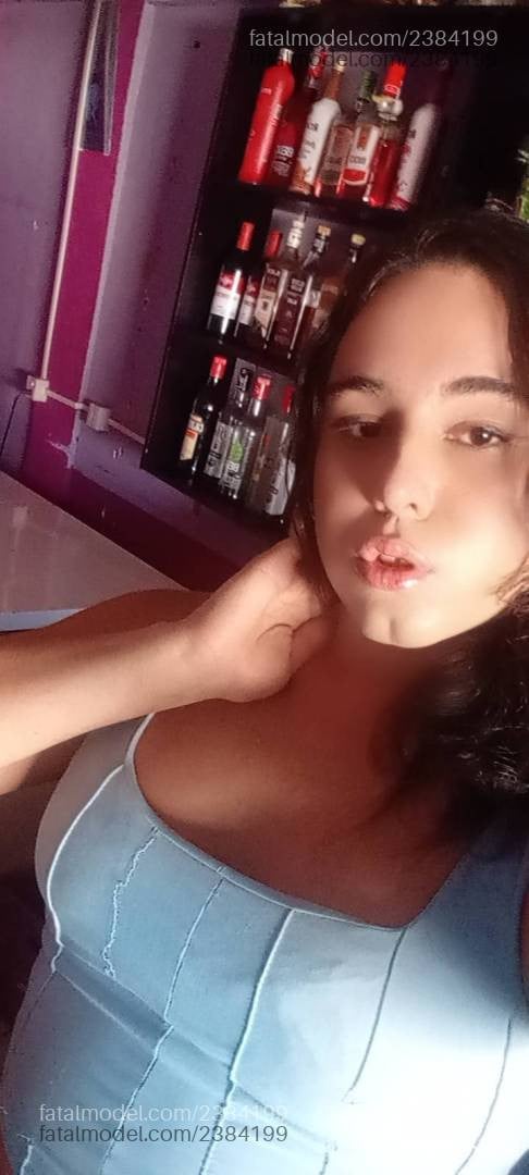 Acompanhante mulher trans morena (o) de olhos pretos - Isis Lima