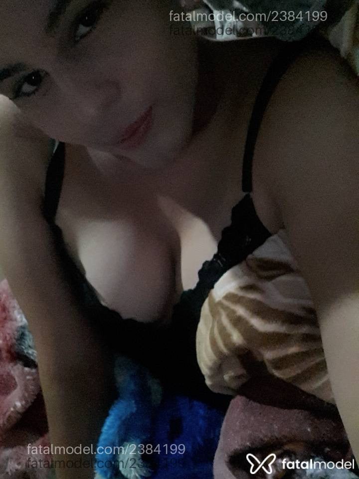 Acompanhante mulher trans morena (o) de olhos pretos - Isis Lima