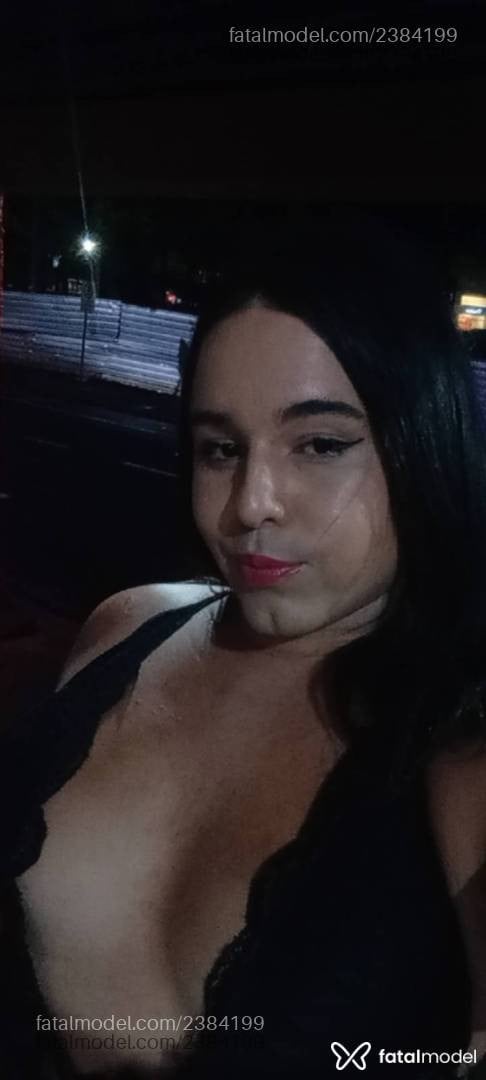 Acompanhante mulher trans morena (o) de olhos pretos - Isis Lima