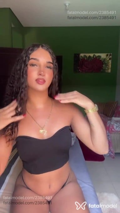 Acompanhante mulher trans com cabelo castanho de olhos castanhos em Peixoto de Azevedo Acompanhante mulher trans com cabelo castanho de olhos castanhos em Peixoto de Azevedo - Gaby Urachi