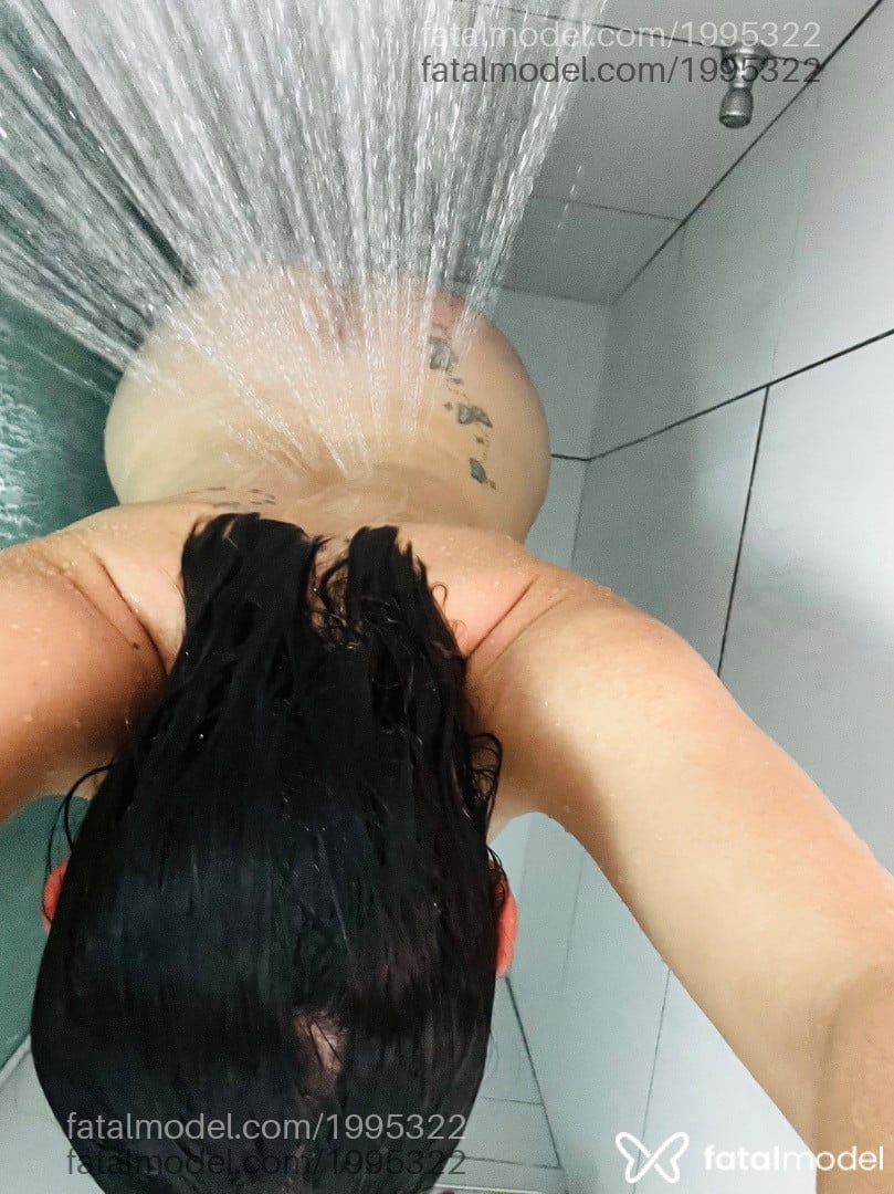 Acompanhante mulher com cabelo castanho de olhos castanhos - Kattyf