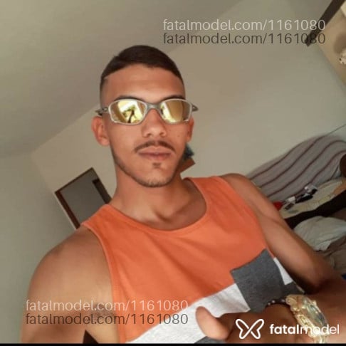 Acompanhante homem com cabelo castanho de olhos castanhos em Ribeirão Preto Acompanhante homem com cabelo castanho de olhos castanhos em Ribeirão Preto - Gabriel Santos