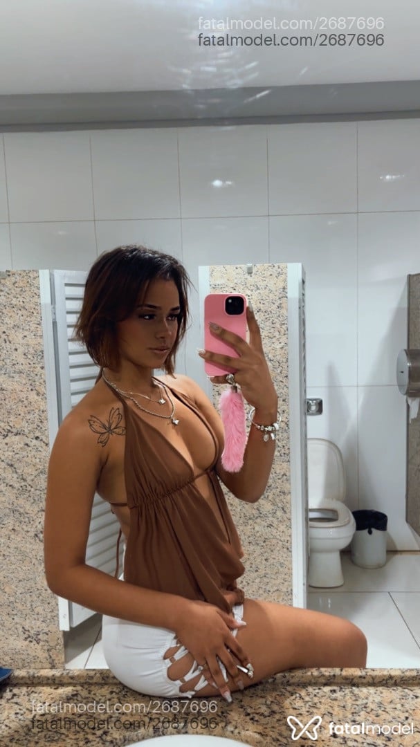 Acompanhante mulher com cabelo castanho de olhos mel em Piracicaba - Clara