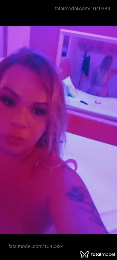 Acompanhante mulher trans loira (o) de olhos castanhos em Itapira - Emy Lee