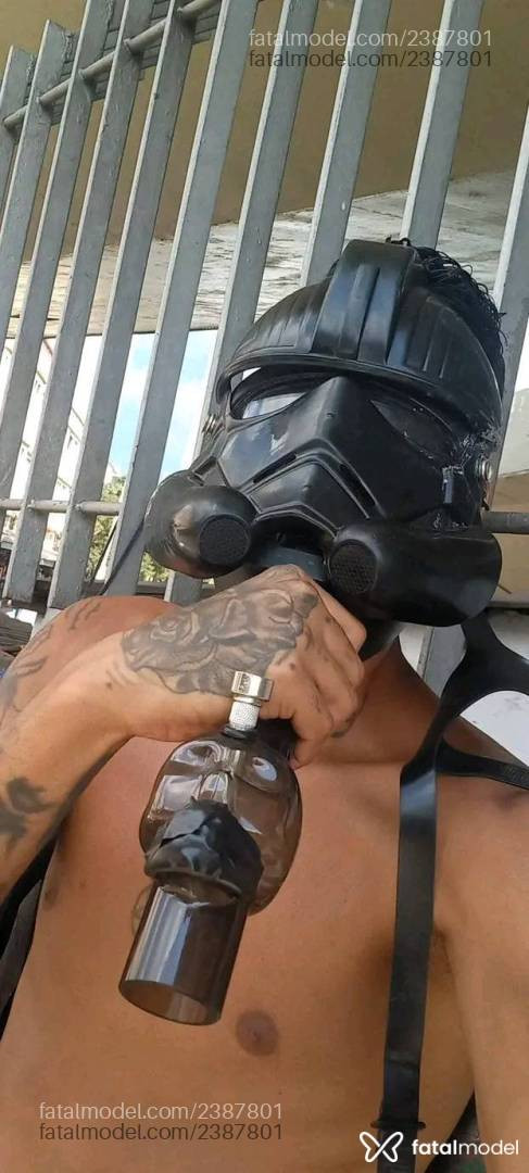Acompanhante homem com cabelo castanho de olhos castanhos - Toni Robert