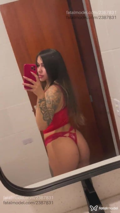 Acompanhante mulher morena (o) de olhos castanhos em Porto Alegre Acompanhante mulher morena (o) de olhos castanhos em Porto Alegre - Micaelle