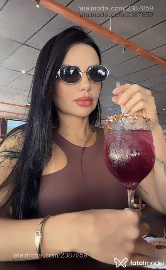 Acompanhante mulher morena (o) de olhos mel - Fernanda